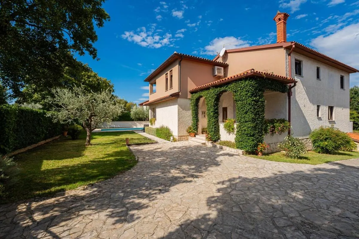 Villa Tina In Pinezici Marcana Croatia